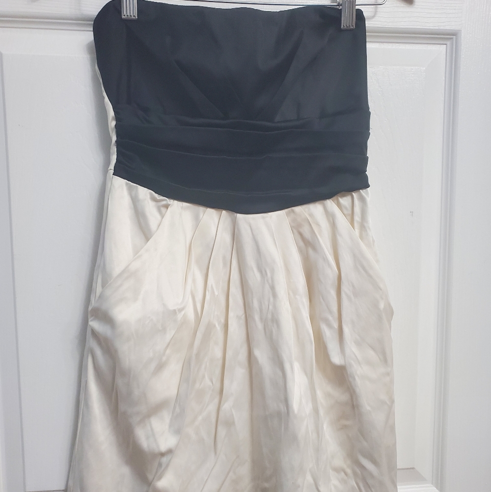 Impress! Black/White Dress w/Pockets - Size M - DAMAGED